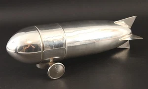Vintage Art Deco Silberauflage Bargeschirr Zeppelin Luftschiff Cocktail Shaker, NR - Bild 1 von 7