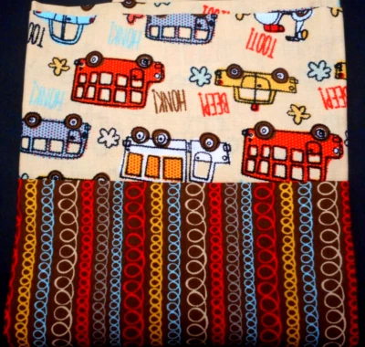 Nueva Funda de Almohada Hecha a Mano para Niños Pequeños Marrón Bronceado Coches Camiones Pitido 20x30" Algodón Foto 1 de 3