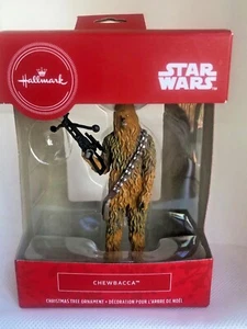 Hallmark 2020 Star Wars Chewbacca Caja Roja Árbol de Navidad Adorno - Imagen 1 de 3