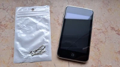 Apple iPod touch 3. Generation Silber (8GB) - Vermutlich Defekt - Bild 1 von 4