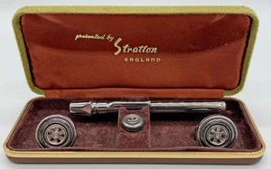 Estuche y Presentado por Stratton - Juego de Gemelos para Hombres Tie Tack y Manómetro de Neumáticos - Imagen 1 de 5