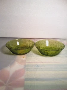 Set 2 ciotole in vetro verde avocado Soreno con gancio di ancoraggio vintage - Foto 1 di 3