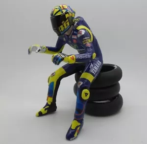 1/12 Figure Valentino Rossi SEASON 2017 no minichamps drive position - Foto 1 di 3