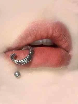 Piercing donna labbra labbro bocca polpo tentacolare color argento punk - Immagine 1 di 4