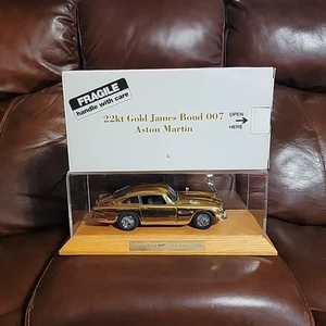 DANBURY MINT 1/24 JAMES BOND 007 LIMITED EDITION GOLD ASTIN MARTIN DB5 W/BOX!!!! - Picture 1 of 5
