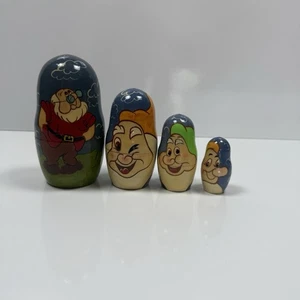 Muñecas anidadoras de madera de Blancanieves y los siete enanos de Disney SOLO 4 - Imagen 1 de 14
