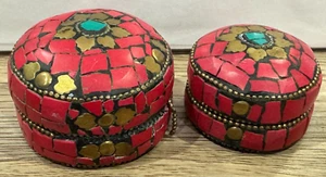 Pair Nepalese/Tibetan Inlaid Red & Green Pine Trinket Boxes - Age Unknown - Imagen 1 de 11