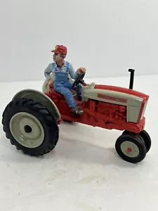 1/16 SCALE FORD 901 TRACTOR WITH FARMER JIM FIGURINE FOXFIRE FARM - Picture 1 of 4