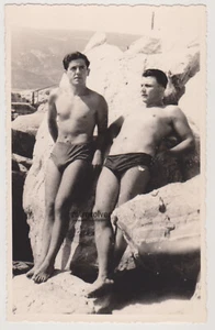 Guapo Hombre Joven Sin Camisa Musculoso Hombre Desnudo Pecho Torso Abultado Playa Gay Interior - Imagen 1 de 7