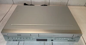 Unità combinata VCR/DVD AKAI VRD 974 ~ senza telecomando ~ TESTATA E FUNZIONANTE pulita - Foto 1 di 14