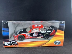 2001 HOT WHEELS RACING - SPRINT PCS #45 - KYLE PETTY - 1:24 - #50279 - UNOPENED - Picture 1 of 6