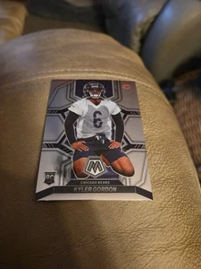 2022 Panini Mosaic Football Kyler Gordon #384 RC Bears - Bild 1 von 2