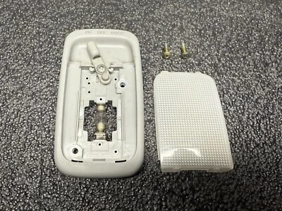 1996-2000 TOYOTA RAV4 MAPA CÚPULA TRASEIRA LUZ DE LEITURA DE CARGA FABRICANTE DE EQUIPAMENTO ORIGINAL com HARDWARE - Imagem 1 de 4