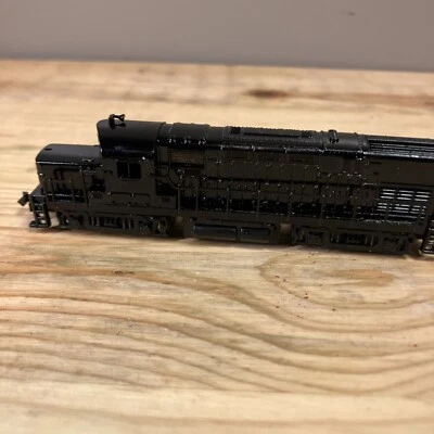 N-scale MRC  C420 UNDECORATED Locomotive - Image 1 of 4