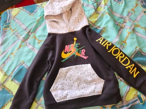 Jordan Nike Air Boys Pullover Hoodie Size s Black Graphic Print Big Jumpman Logo - Picture 1 of 3