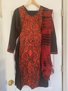 New! Embroidered Churidaar Kameez, with 100% pure Chiffon Dupatta, Size S - Picture 1 of 16