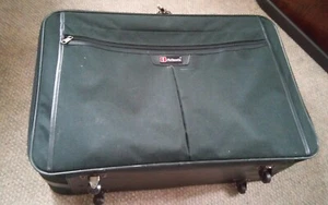 000 Rolling Luggage Suitcase Atlantic Wheels Dark Green 26" X 18" X 8" Soft - Picture 1 of 8