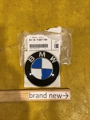 New)2013-2019 BMW 550i 650i GRAN COUPE FRONT HOOD EMBLEM OEM P/n 51-14-7-057-794 - Image 1 of 4