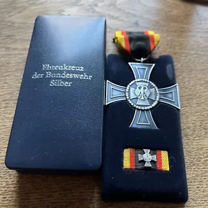 Orden Ehrenkreuz der Bundeswehr in Silber mit Etui und Bandspange BW220 - Bild 1 von 4