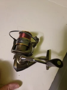 Shakespeare Wild Series Spinn Angelrolle Süßwasser 5,2:1 5 Gang - Bild 1 von 8