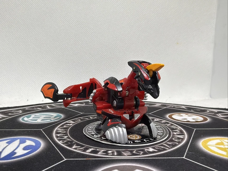 Bakugan Battle Brawlers Pyrus Hex Viper Helios Anime Color y Tarjeta Pintada Foto 1 de 4