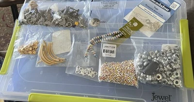 Hallazgos de joyería varios nuevos en paquetes Beadalon Fire Mountain Foto 1 de 3