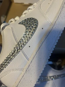 Sneakers basse donna Nike Court Vision con swoosh cristallo personalizzato - Foto 1 di 6