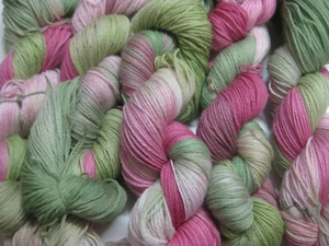 100gm Australian Merino Wool 4ply 100% merino Pink Green Hand-dyed Yarn 450m - Picture 1 of 5