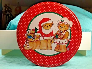 Lucy & Me, Lucy Rigg CHRISTMAS Teddy Bear Tin 6.5" Around Vintage - Picture 1 of 12