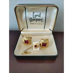 VINTAGE LORD NEWPORT CUFF LINKS AND TIE TACK WITH BEAUTIFUL RED CENTER - USA! - Picture 1 of 1