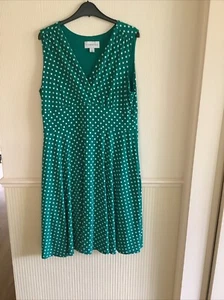 RONNI NICOLE SLEEVELESS PARTY DRESS GREEN POLKA DOT CROSSOVER V NECKLINE SIZE16 - Picture 1 of 10