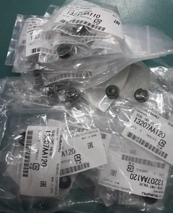 SETx16 GENUINE VALVE STEM SEALS SUBARU IMPREZA,FORESTER,LEGACY EJ20 EJ22 EJ25 - Picture 1 of 4