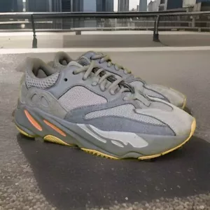 Adidas Yeezy Boost 700 V1 Inertia Size 6.5 Worn 779001 - Picture 1 of 9
