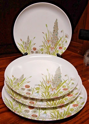 Platos de 4 piezas años 70 9,5" florales diseño flores silvestres mediados de siglo granja de colección E26 Foto 1 de 3