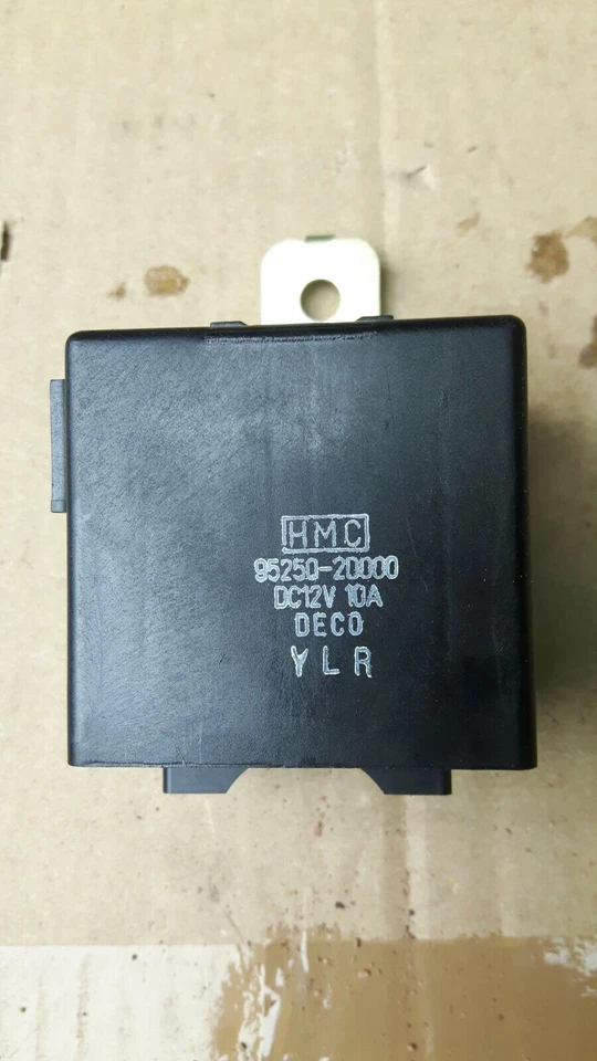 Centralina modulo relè HYUNDAI ELANTRA MK3 00-06 ECU 955250-2D000 - Immagine 1 di 1
