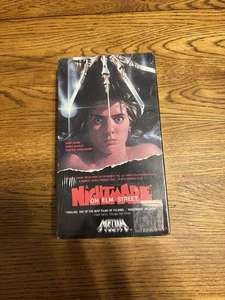 A NIGHTMARE ON ELM STREET (Original 1990 Media/Video Treasures VHS TAPE) Sealed - Foto 1 di 10