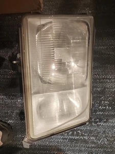 W124 FRONT RIGHT HEADLIGHT LENS 130-554-41-87 EURO MODEL MERCEDES - Picture 1 of 8