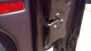 1993 Cadillac Fleetwood Passenger Right Front Door Latch With Rods/cables Oem - Picture 1 of 8