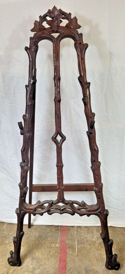 CABALLETE DE NOGAL TALLADO BOSQUE NEGRO Foto 1 de 4