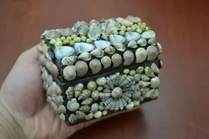 VINTAGE HANMADE SEA SHELL JEWELRY TRINKET BOX #F-338 - Picture 1 of 4