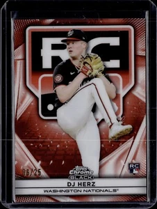 2025 Topps Cromo Nero DJ Herz Rookie Design Variazione Arancione Rifrattore 06/25 - Foto 1 di 2