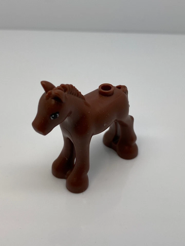 Lego Caballo Marrón Rojizo, Amigos, Potro con Ojos Blancos y Negros  Foto 1 de 1