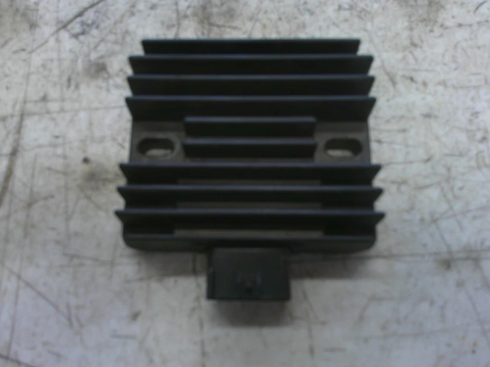 Yamaha Majesty 400 YP400 2004-2008 regulador de voltaje rectificador Foto 1 de 4