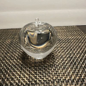 Vtg Art Glass Crystal Clear APPLE PAPERWEIGHT (3.5"×3.5") SIGNED Unknown Heavy - Picture 1 of 16