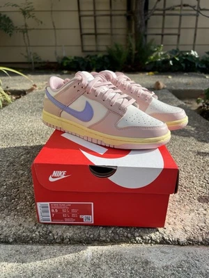Talla 8.5W Nike Mujer Dunk Bajo Rosa Oxford Púrpura Blanco DD1503-601 Foto 1 de 4