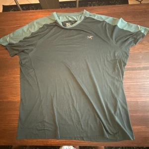 Camisa Arcteryx Performance Para Hombre XXL Senderismo Gimnasio Táctica Gorpcore Exterior T102 - Imagen 1 de 8