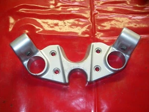 oben GABELBRÜCKE Lenkerhalter Lenkerklemme yoke fourche forcella SUZUKI GSX 750F - Picture 1 of 2