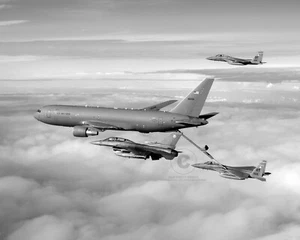 KC-46 Pegasus Aircraft 2021 Foto Rifugi F-15C Eagle, F-16 Fighting Falcon 8X10 - Foto 1 di 2