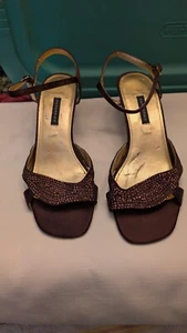 TACÓN SATINADO MARRÓN TALLA 8 VINTAGE MUJER CON FRENTE ADORNADO COLOR ÓXIDO... - Imagen 1 de 8