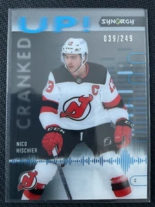 Nico Hischier 2022-23 Upper Deck Synergy con manivela! Tarjeta azul #039/249 - Imagen 1 de 1